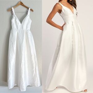 NWOT Ready For Romance Ivory Sleeveless Maxi Dress With Pockets